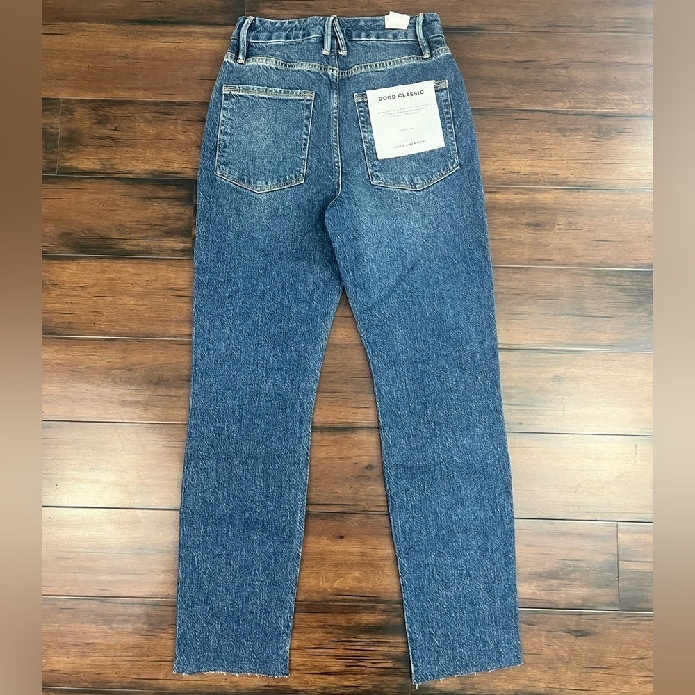NWT - Good American Good Classic High Rise Straight Jeans - Size 2/26 - Picture 10 of 13